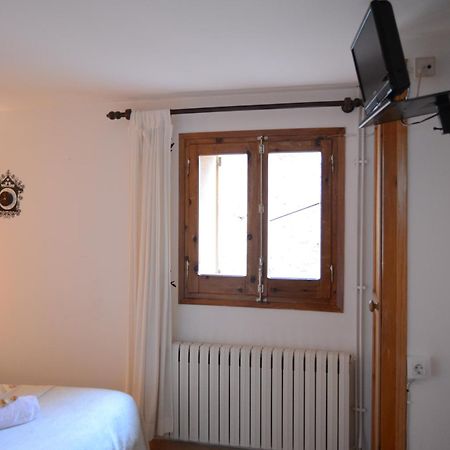 Hostal La Cuineta De Cal Triuet Gosol Ngoại thất bức ảnh