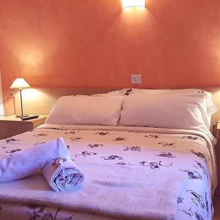 Hostal La Cuineta De Cal Triuet Gosol Ngoại thất bức ảnh