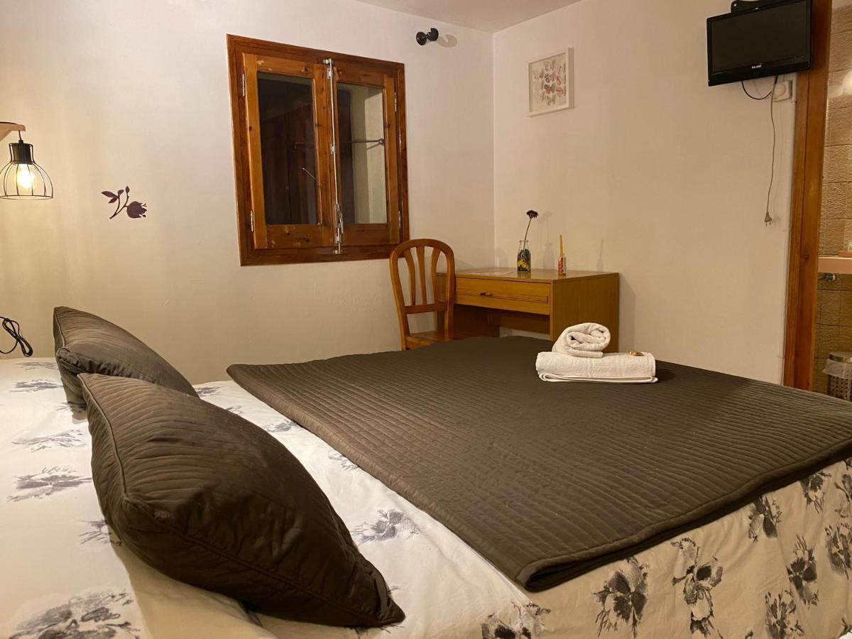 Hostal La Cuineta De Cal Triuet Gosol Ngoại thất bức ảnh