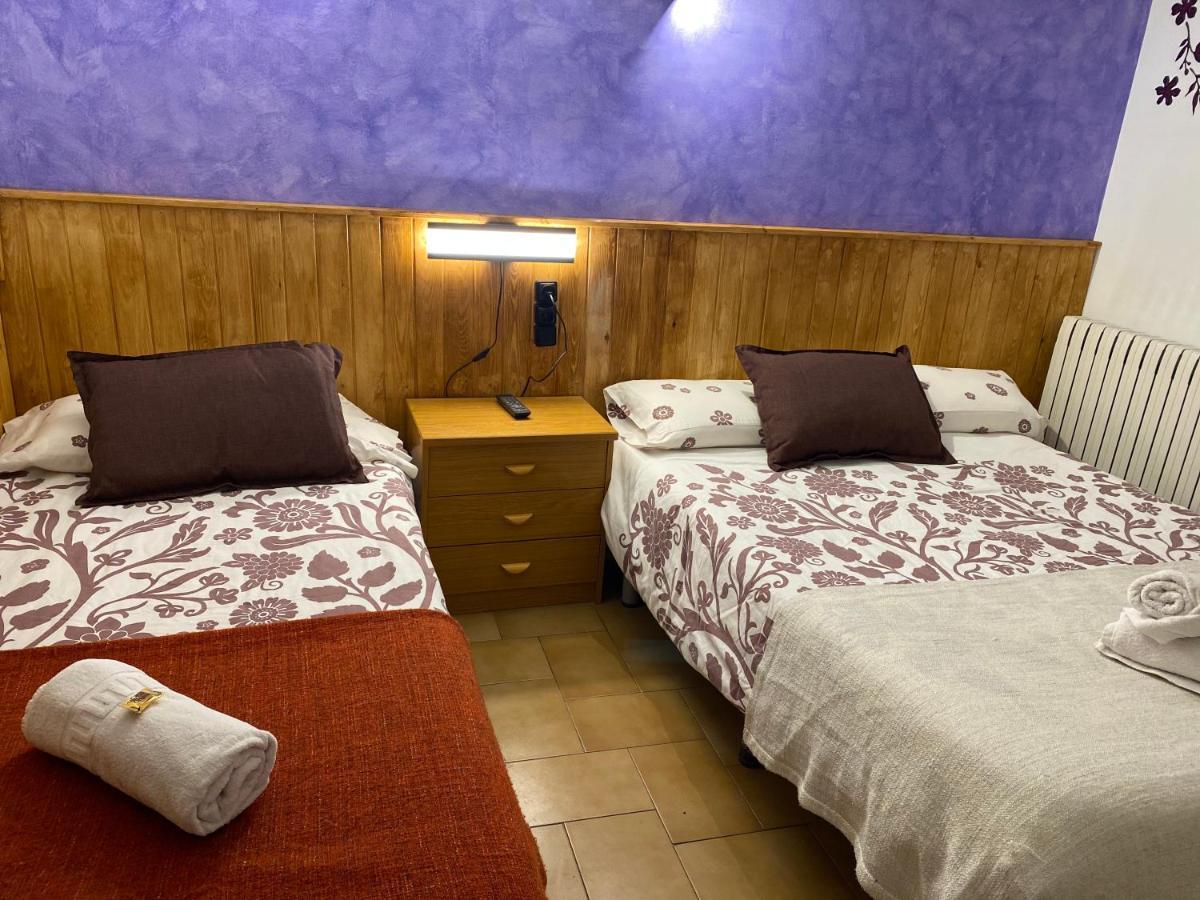 Hostal La Cuineta De Cal Triuet Gosol Ngoại thất bức ảnh