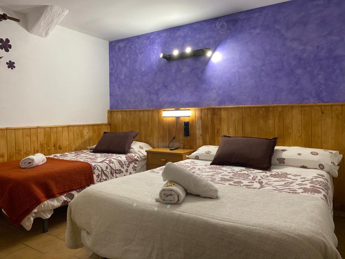 Hostal La Cuineta De Cal Triuet Gosol Ngoại thất bức ảnh