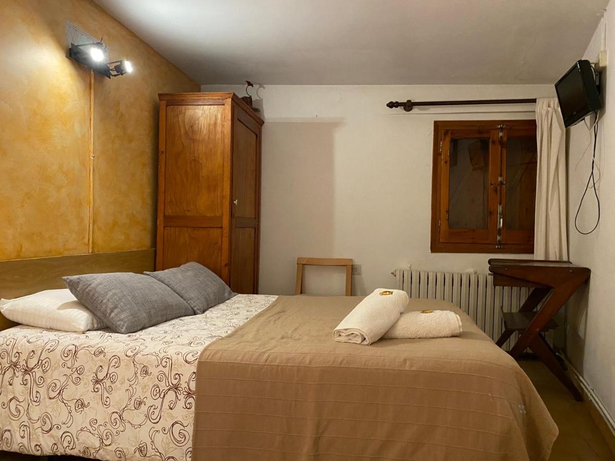 Hostal La Cuineta De Cal Triuet Gosol Ngoại thất bức ảnh