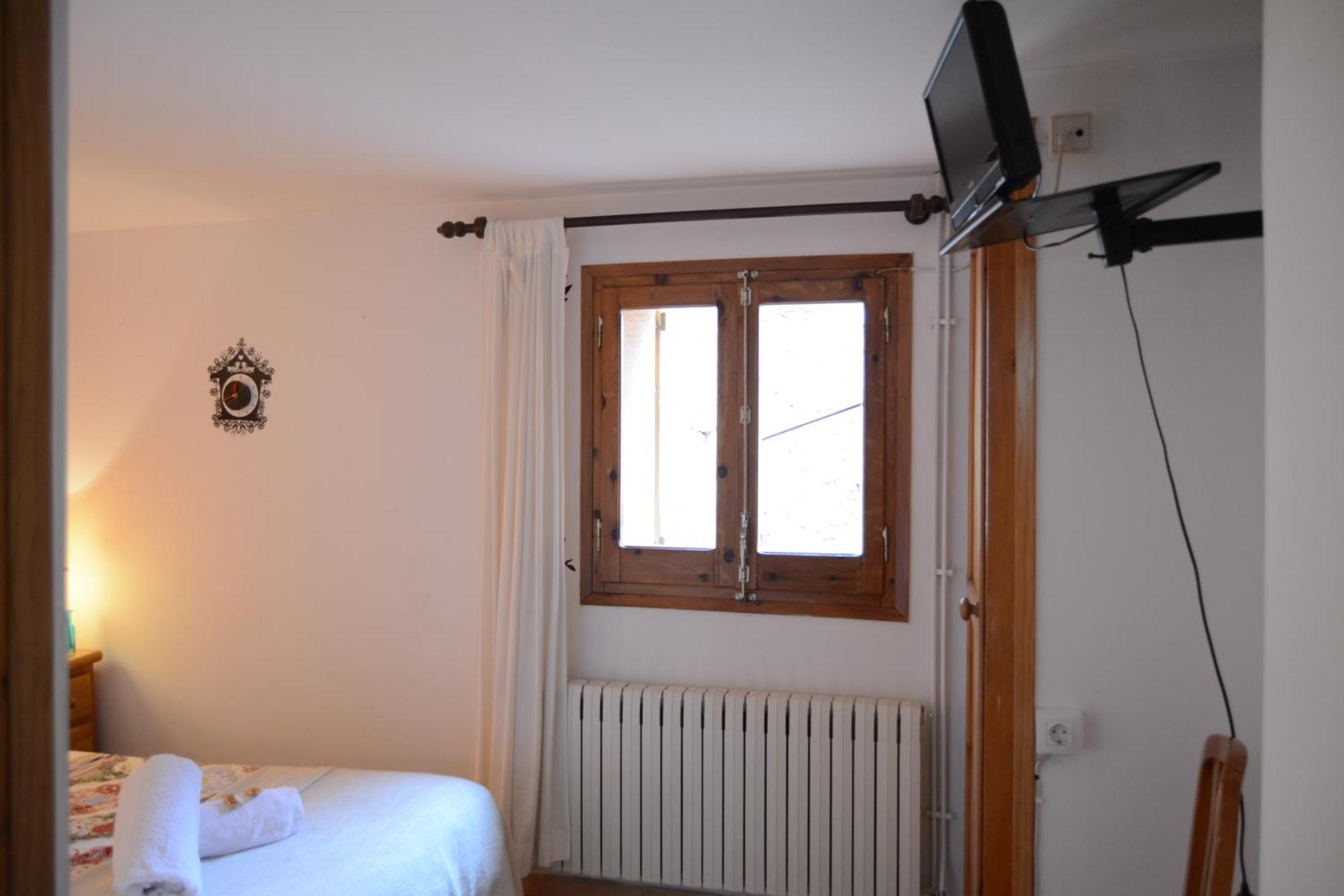 Hostal La Cuineta De Cal Triuet Gosol Ngoại thất bức ảnh