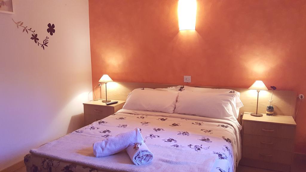 Hostal La Cuineta De Cal Triuet Gosol Ngoại thất bức ảnh