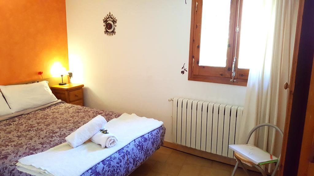 Hostal La Cuineta De Cal Triuet Gosol Ngoại thất bức ảnh