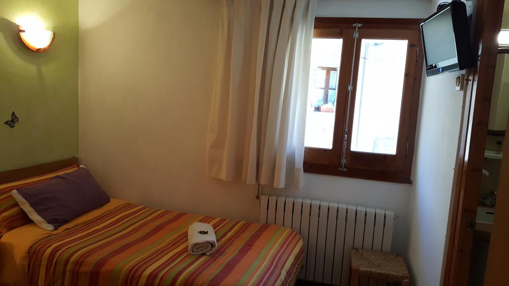 Hostal La Cuineta De Cal Triuet Gosol Ngoại thất bức ảnh
